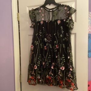 Floral embroidery mesh overlay keyhole dress